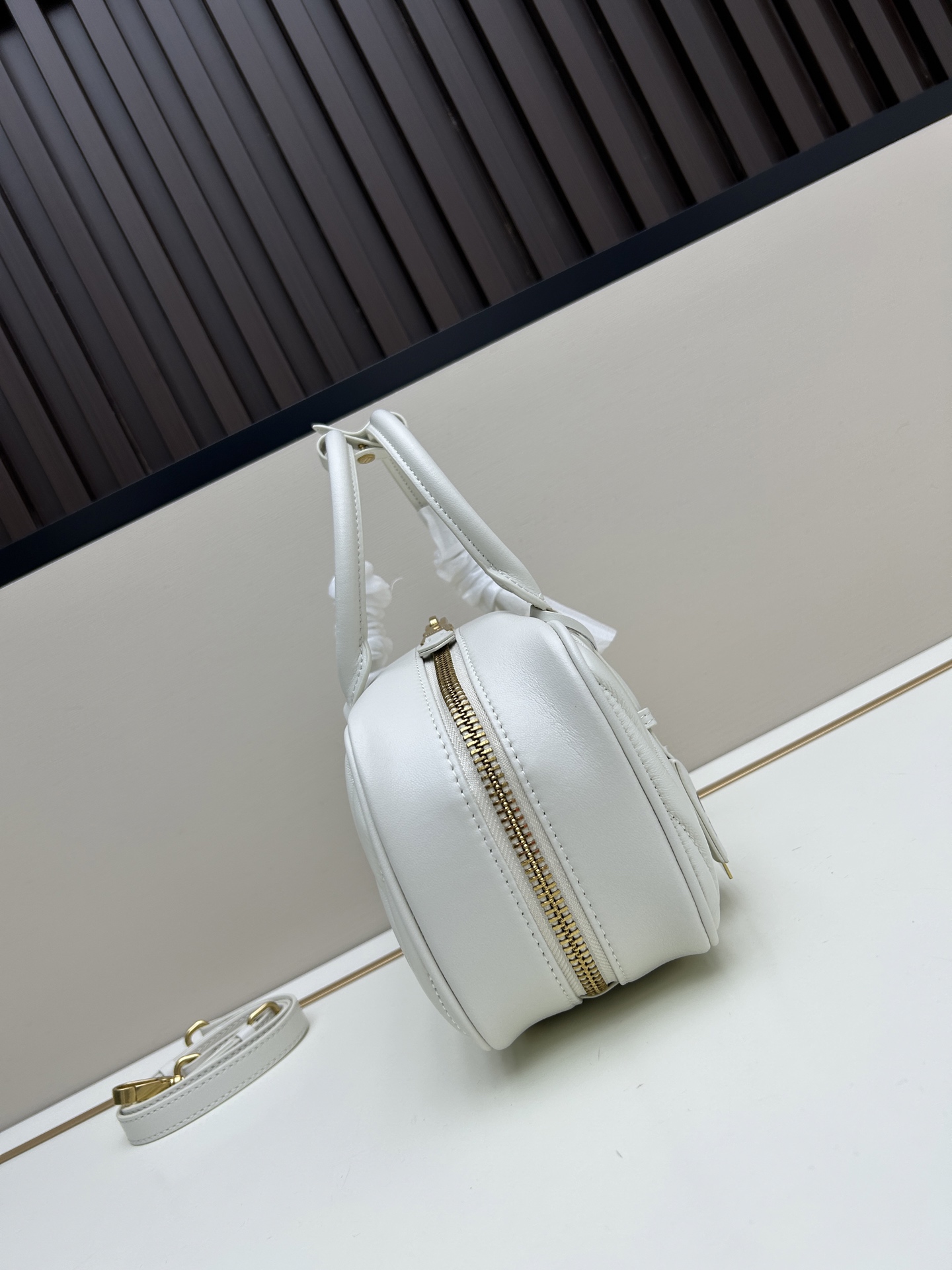 ミュウミュウ「MIUMIU」レディースファッションハンドバッグとショルダーバッグ