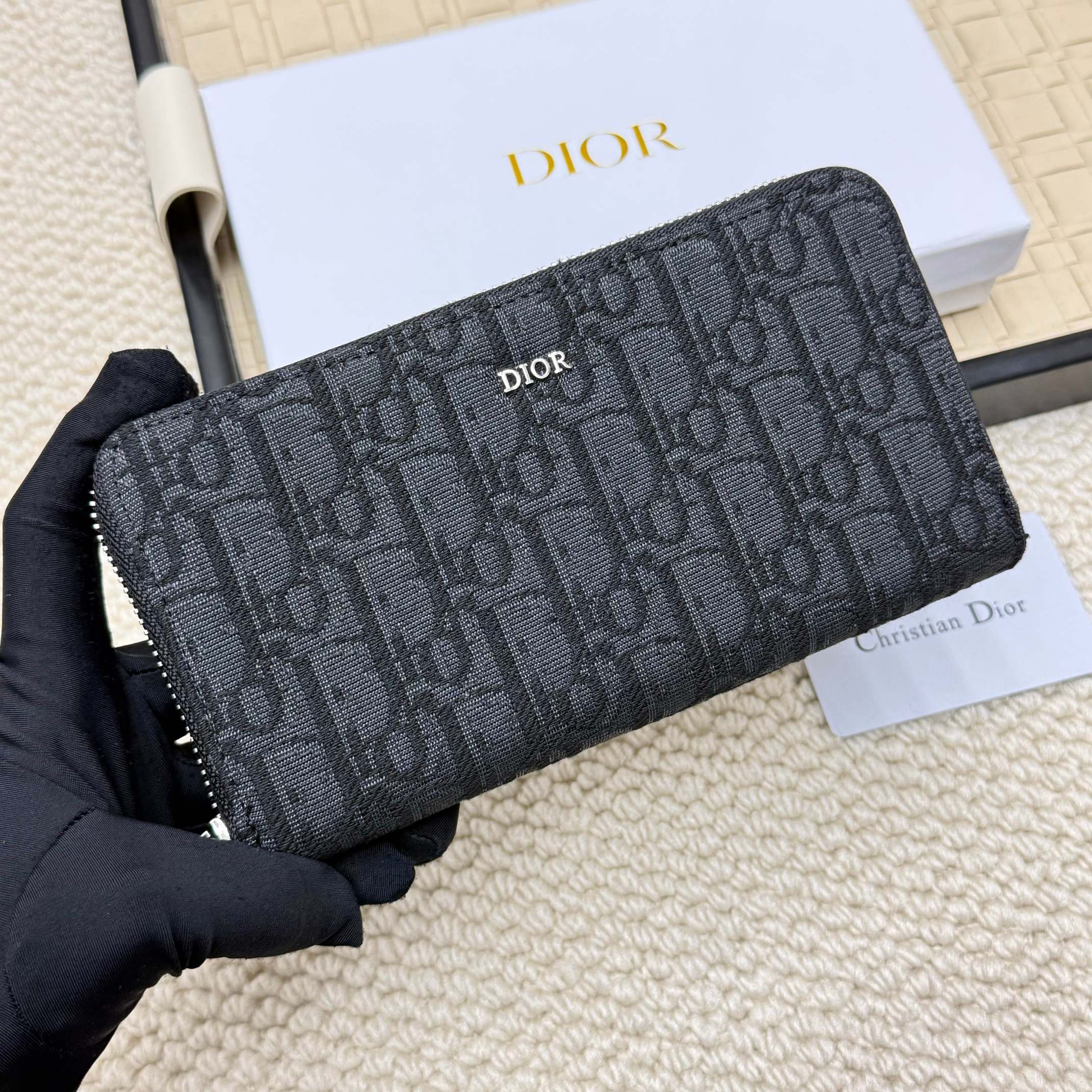 ディオール「Dior」 クラシックな高級品さいふ