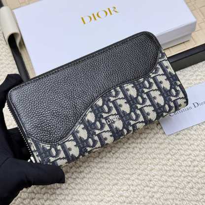 ディオール「Dior」 クラシックな高級品さいふ