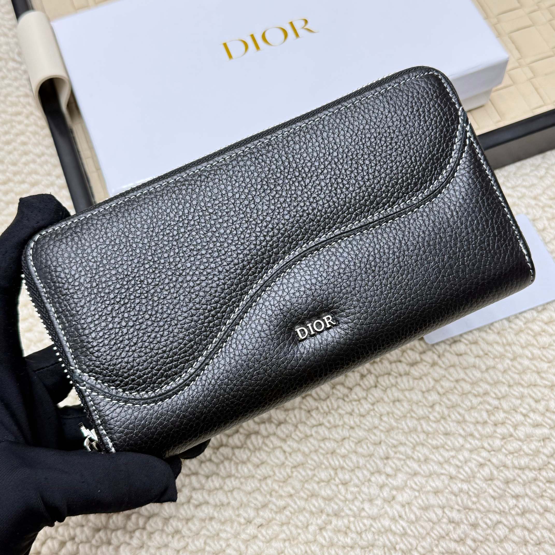ディオール「Dior」 クラシックな高級品さいふ