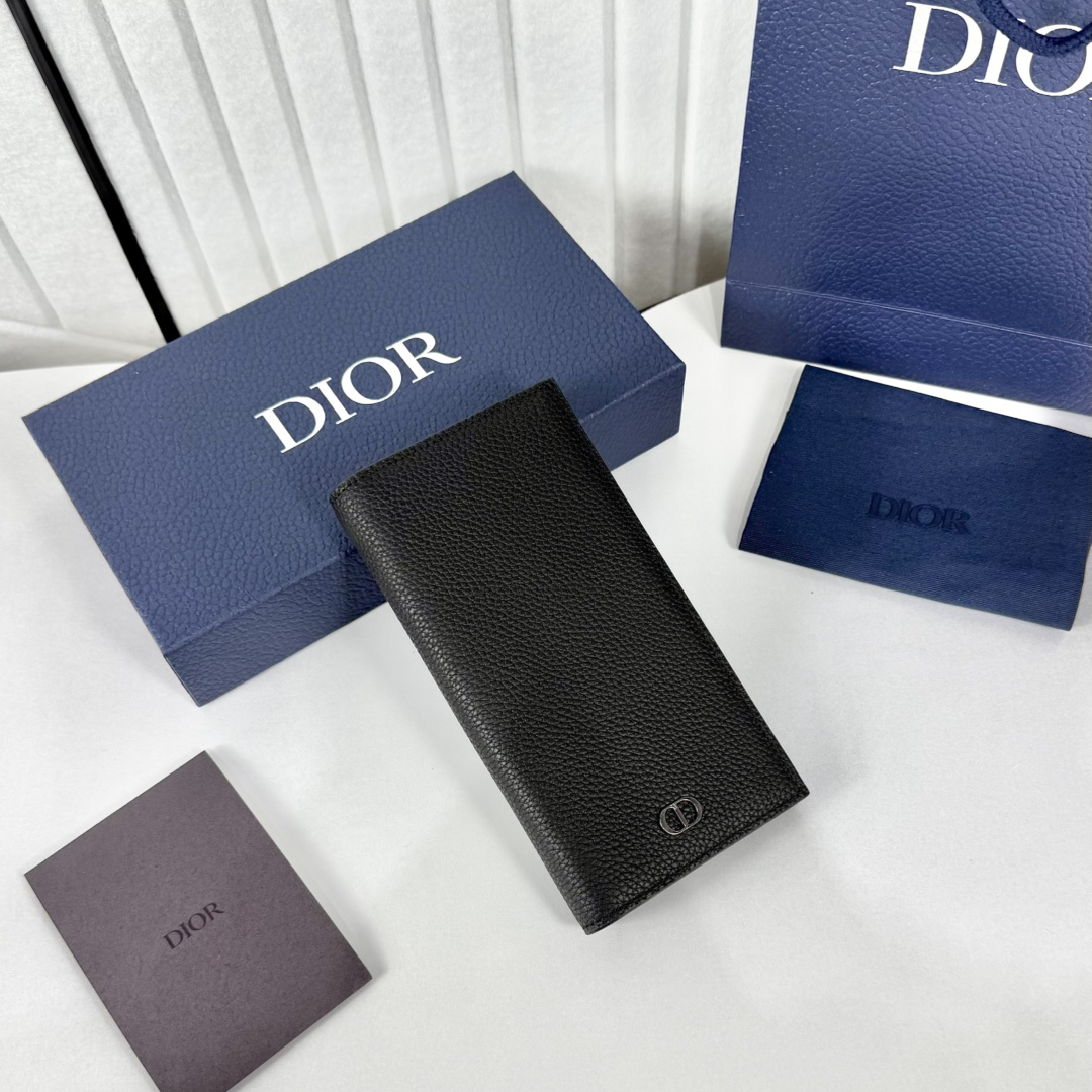 ディオール「Dior」 クラシックな高級品さいふ