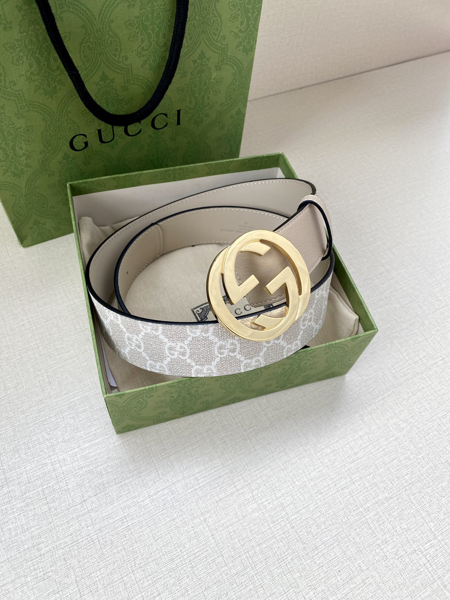 グッチ「Gucci」 新作女性用ベルト
