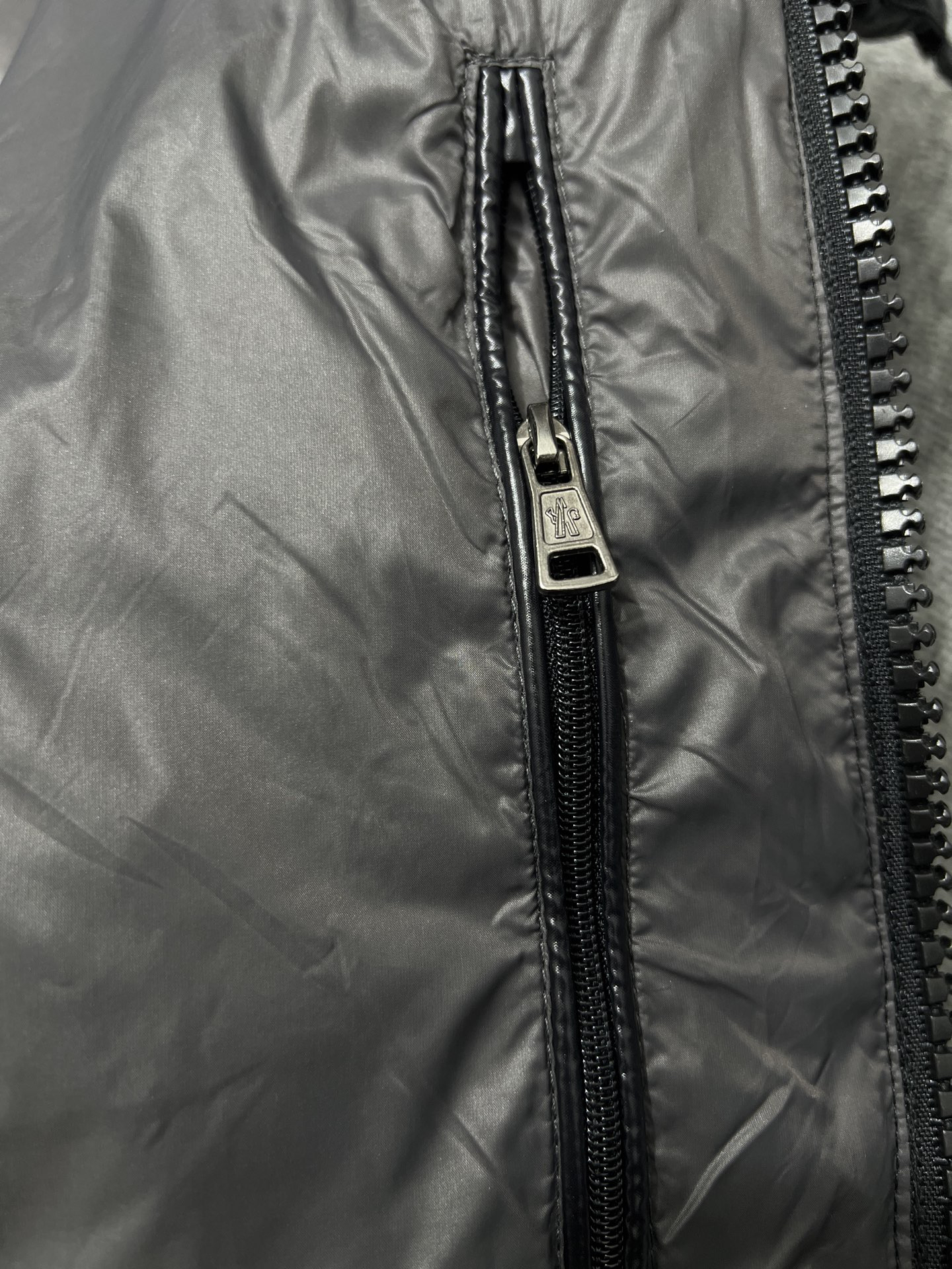 モンクレール シーズン別 ロングダウンコート