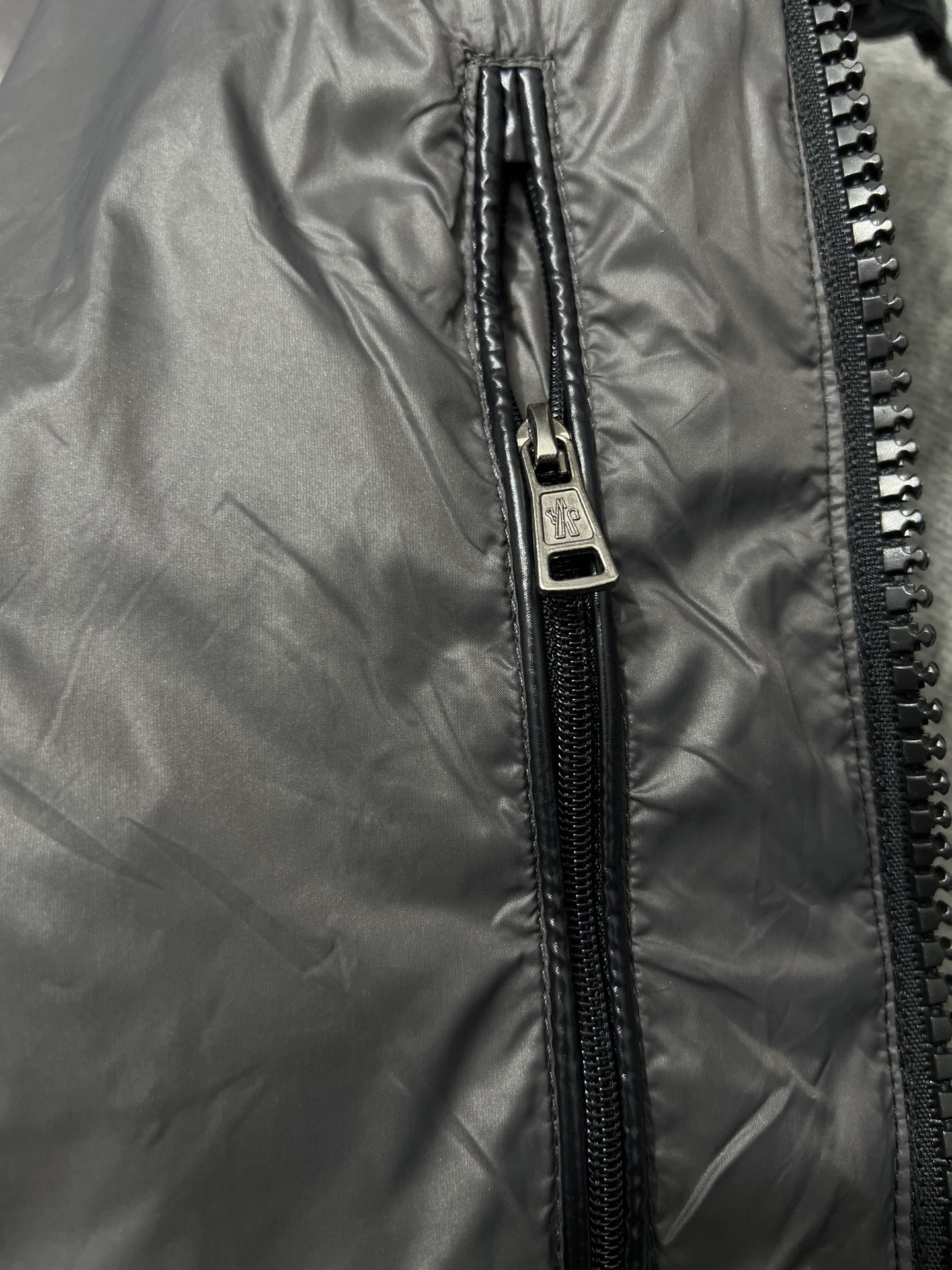 モンクレール シーズン別 ロングダウンコート