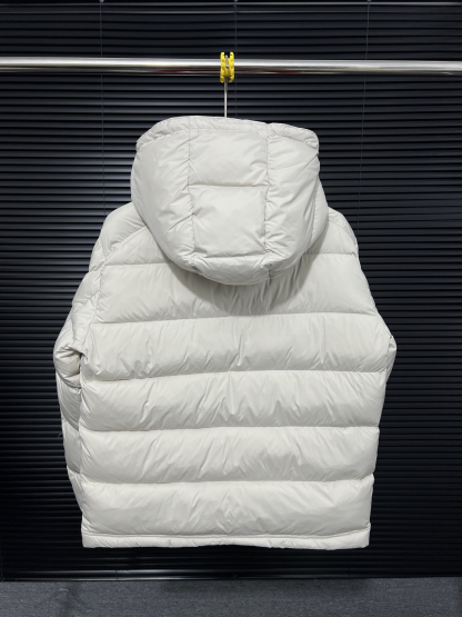 モンクレール シーズン別 ロングダウンコート