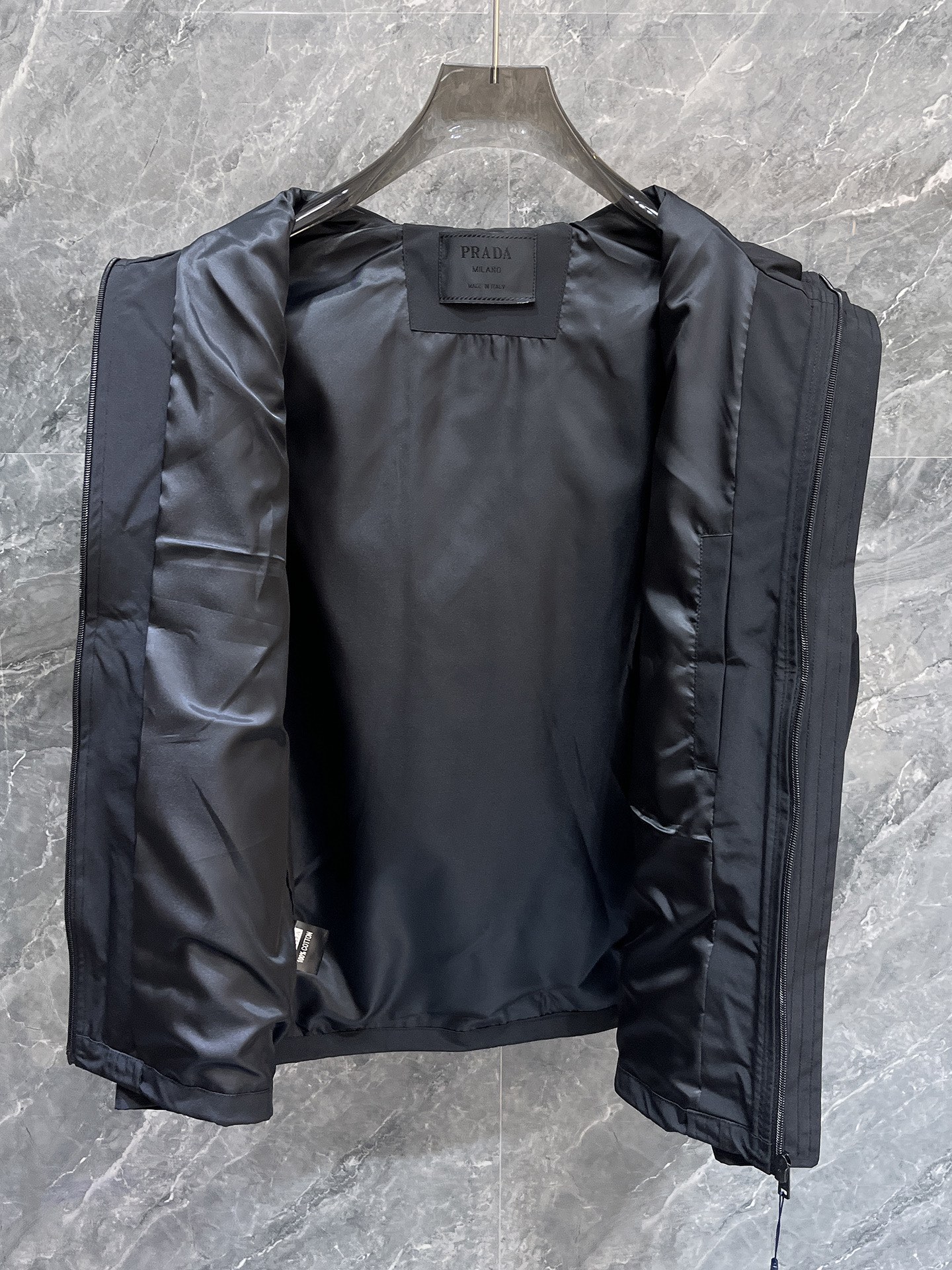 プラダ冬のおしゃれメンズジャケット