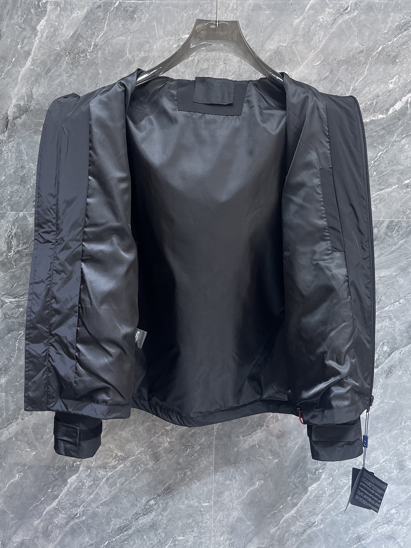 プラダ冬のおしゃれメンズジャケット