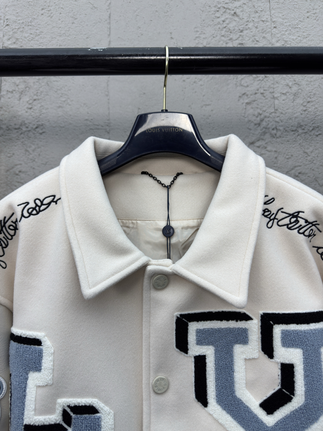 [ Louis Vuitton ] ルイ・ヴィトン  ウサギヤコブの毛皮の野球服のコート