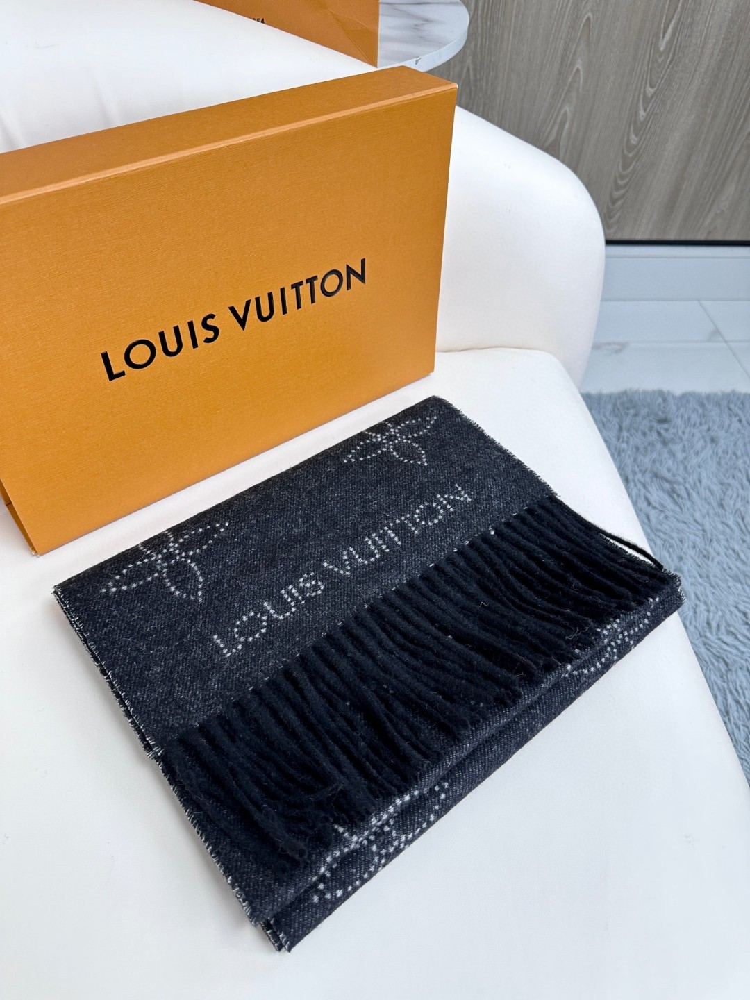 Louis Vuitton ルイヴィトン新作ニットマフラー