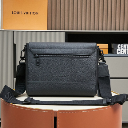 Louis Vuitton  ルイ・ヴィトン シーズナル ワンショルダーバッグ