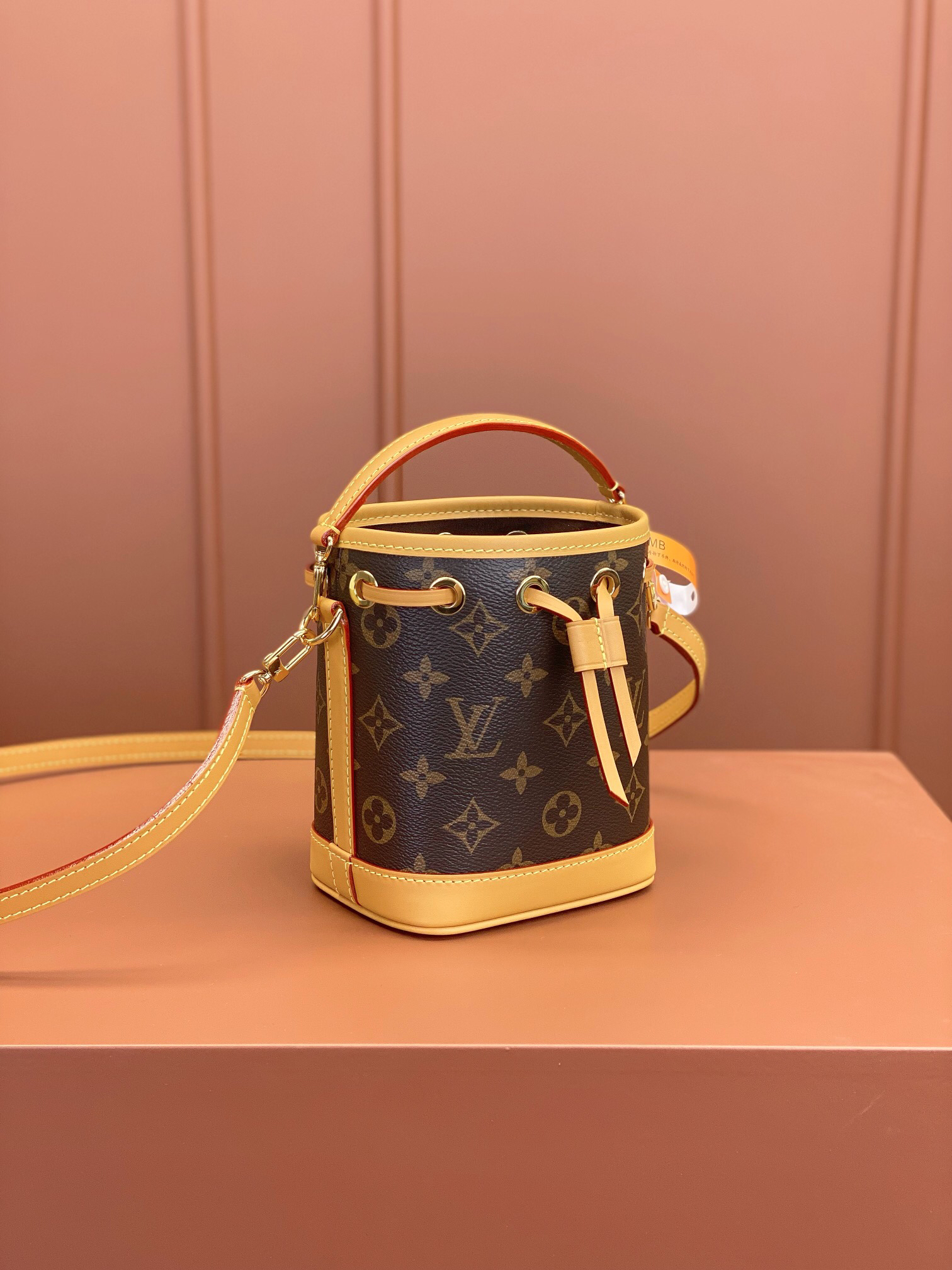 Louis Vuitton  ルイ・ヴィトン シーズナル ワンショルダーバッグ 
