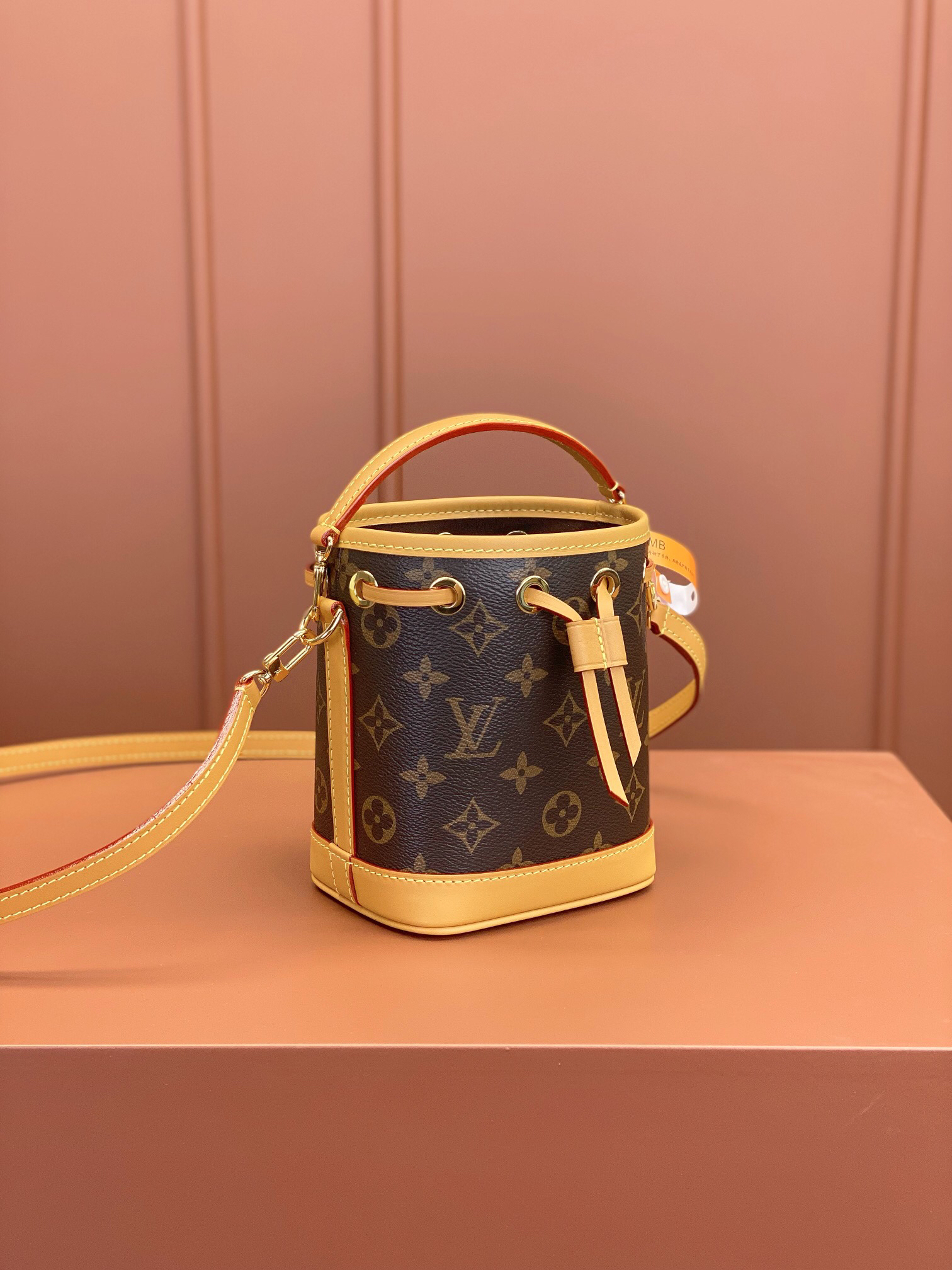 Louis Vuitton  ルイ・ヴィトン シーズナル ワンショルダーバッグ 