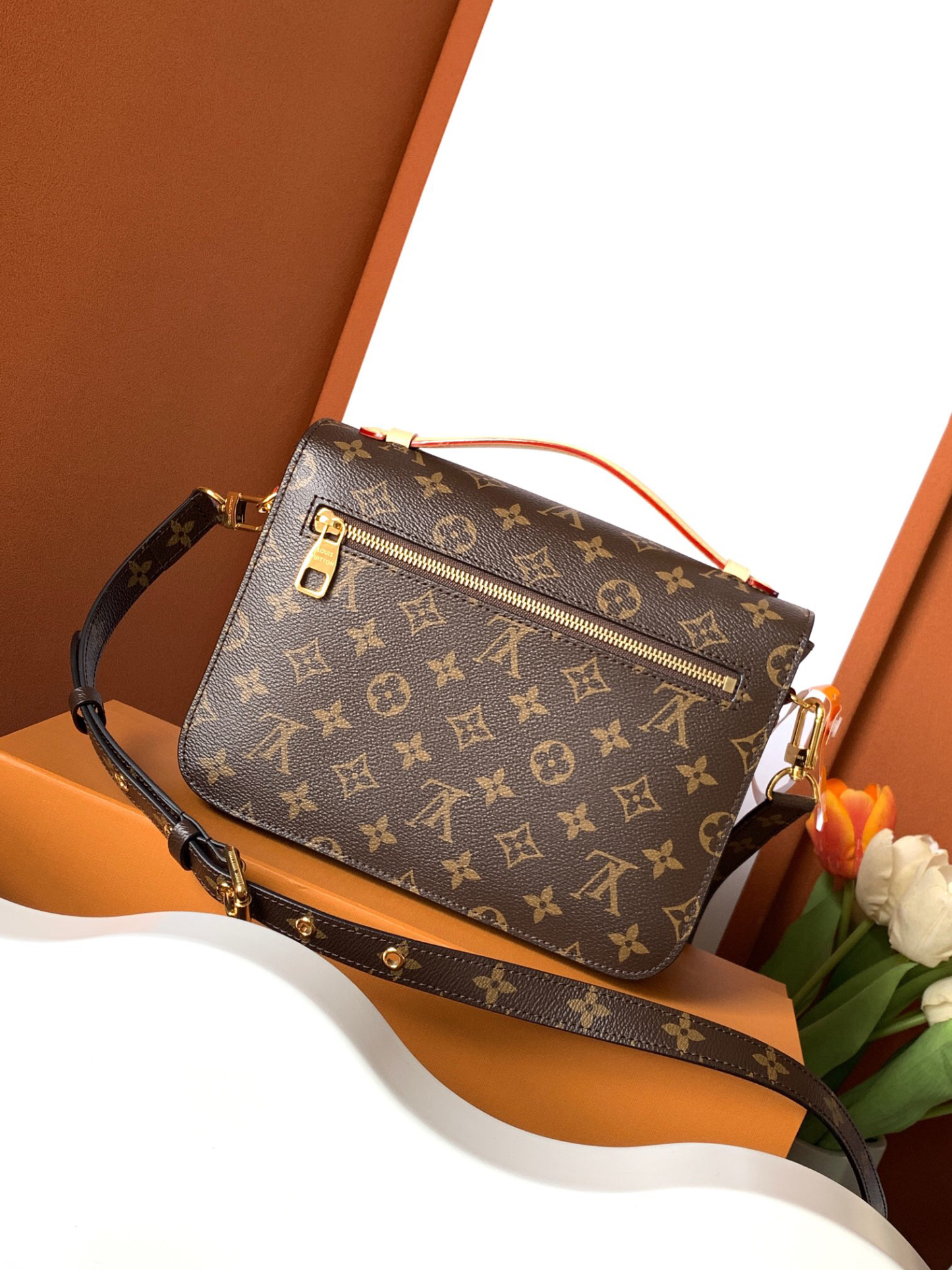 Louis Vuitton  ルイ・ヴィトン シーズナル ワンショルダーバッグ 