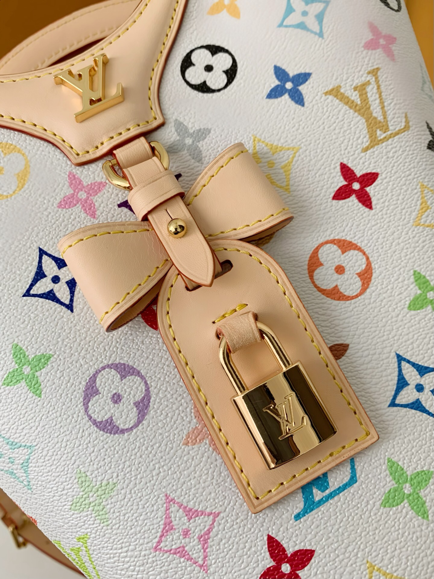 Louis Vuitton  ルイ・ヴィトン シーズナル ワンショルダーバッグ 