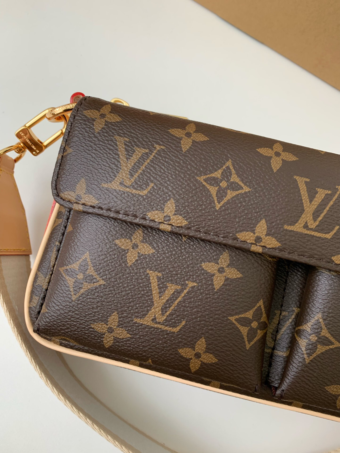 Louis Vuitton  ルイ・ヴィトン シーズナル ワンショルダーバッグ 
