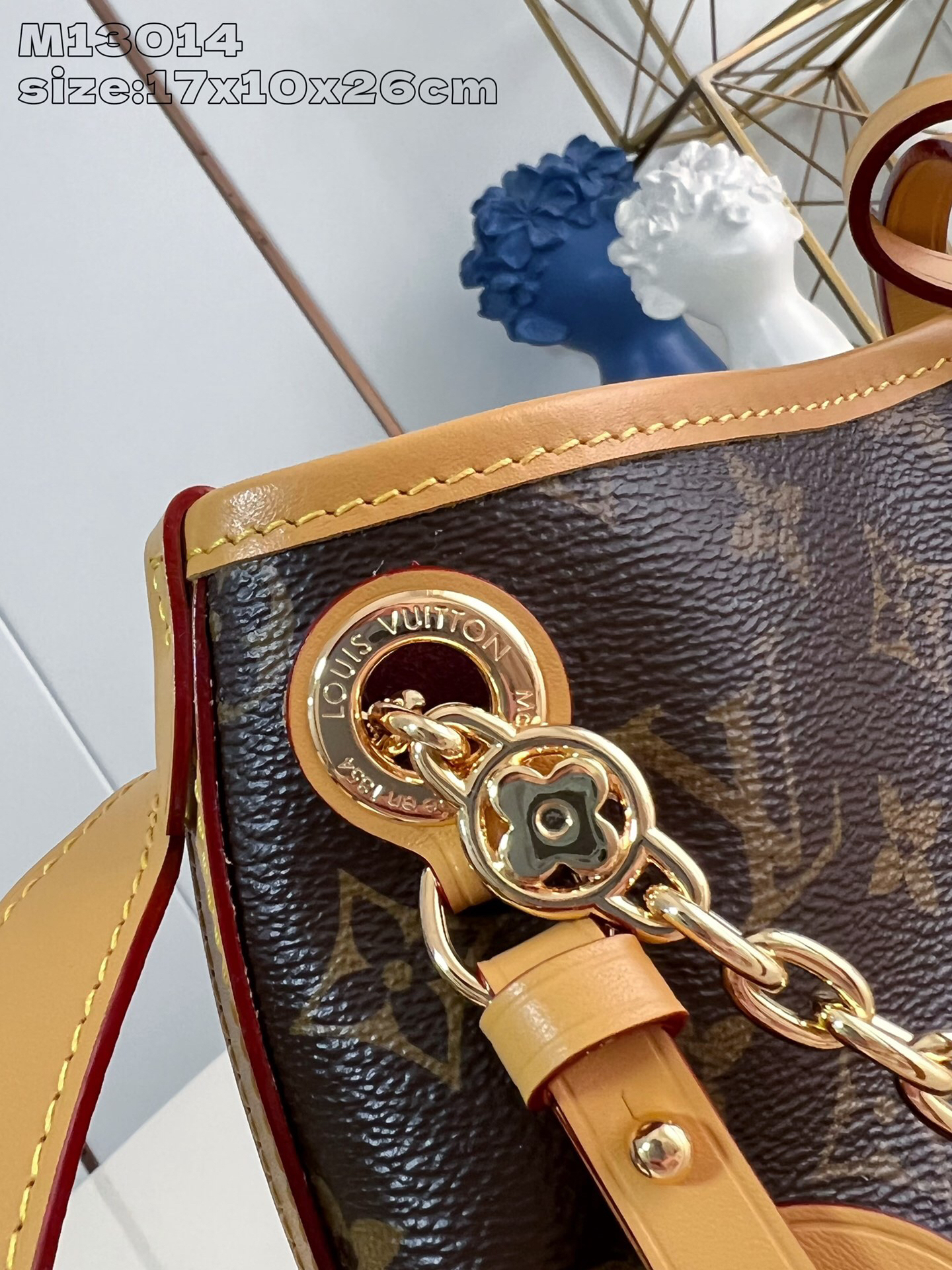 Louis Vuitton  ルイ・ヴィトン シーズナル ワンショルダーバッグ 