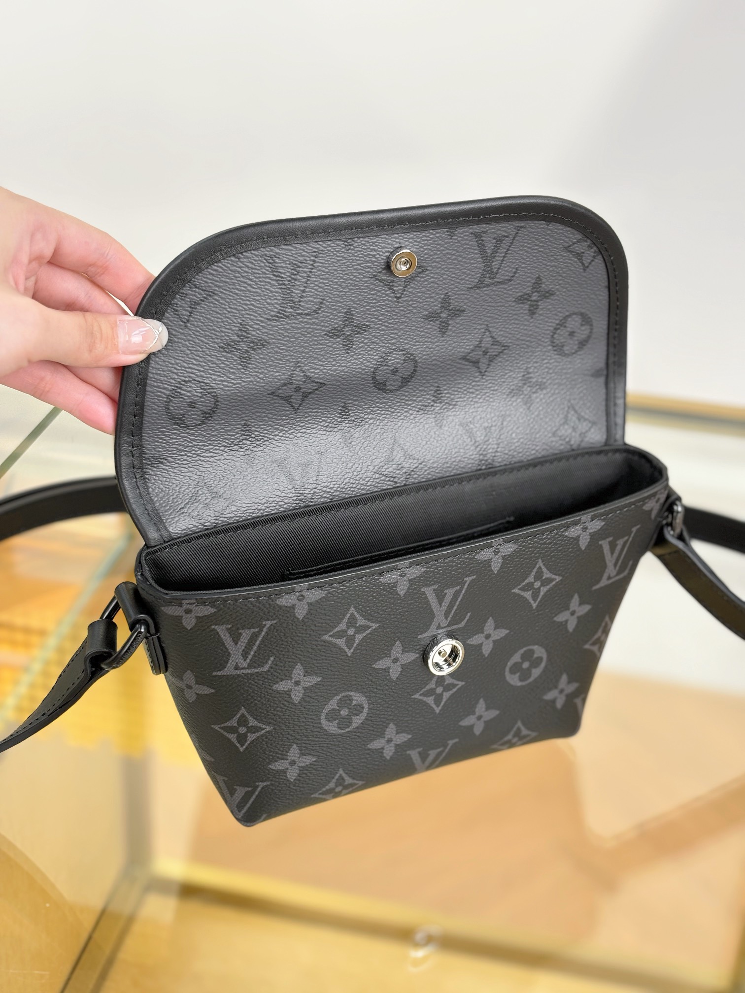 Louis Vuitton  ルイ・ヴィトン シーズナル ワンショルダーバッグ 