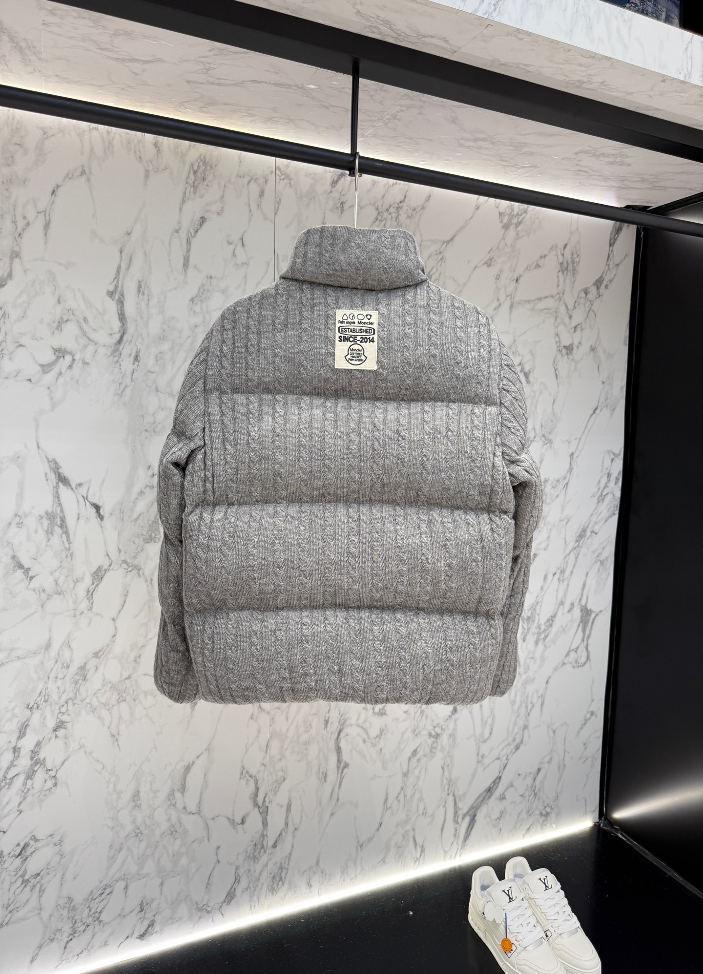 モンクレール シーズン別 ロングダウンコート