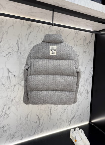 モンクレール シーズン別 ロングダウンコート