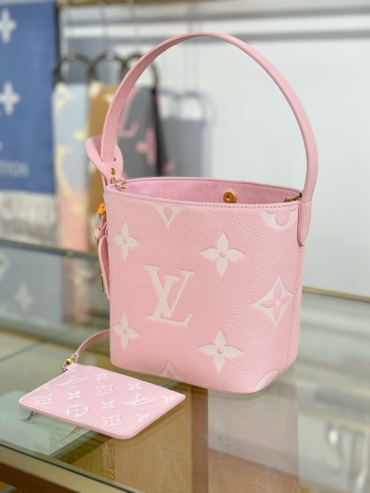 Louis Vuitton  ルイ・ヴィトン シーズナル ワンショルダーバッグ 