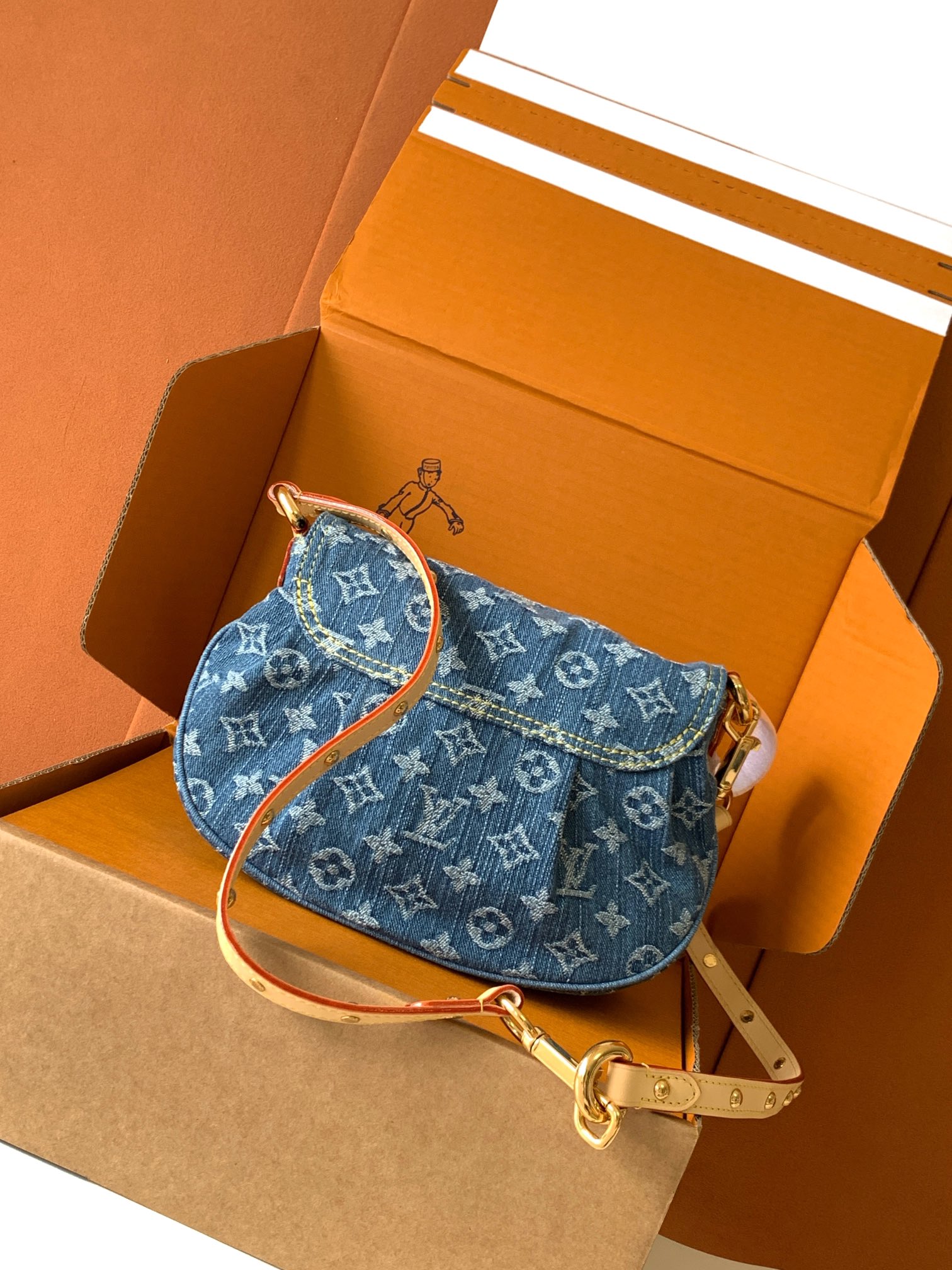 Louis Vuitton  ルイ・ヴィトン シーズナル ワンショルダーバッグ 