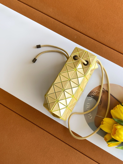 イッセイミヤケ「Issey Miyake」LUCENTシリーズ トートバッグ