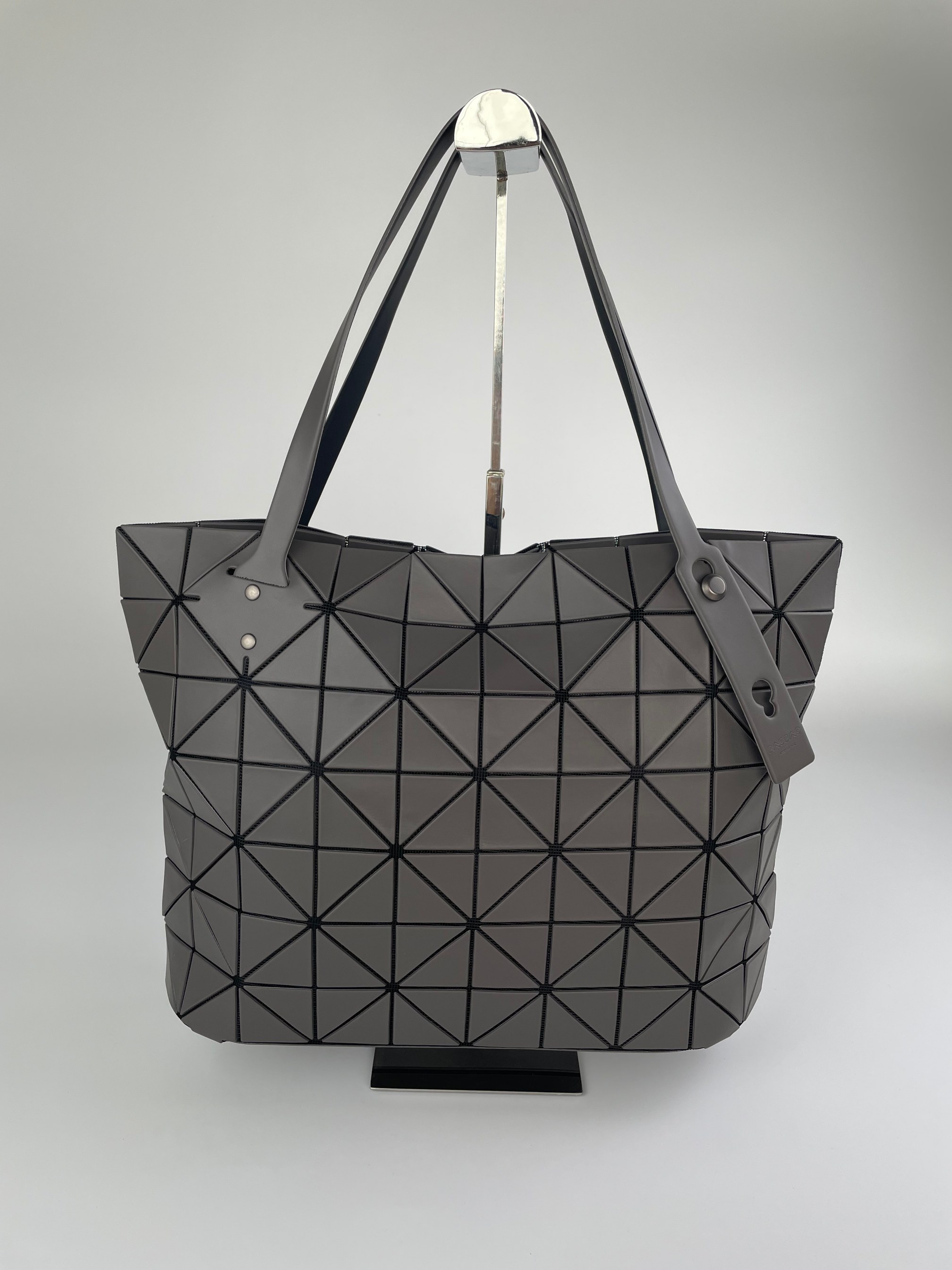 イッセイミヤケ「Issey Miyake」LUCENTシリーズ トートバッグ