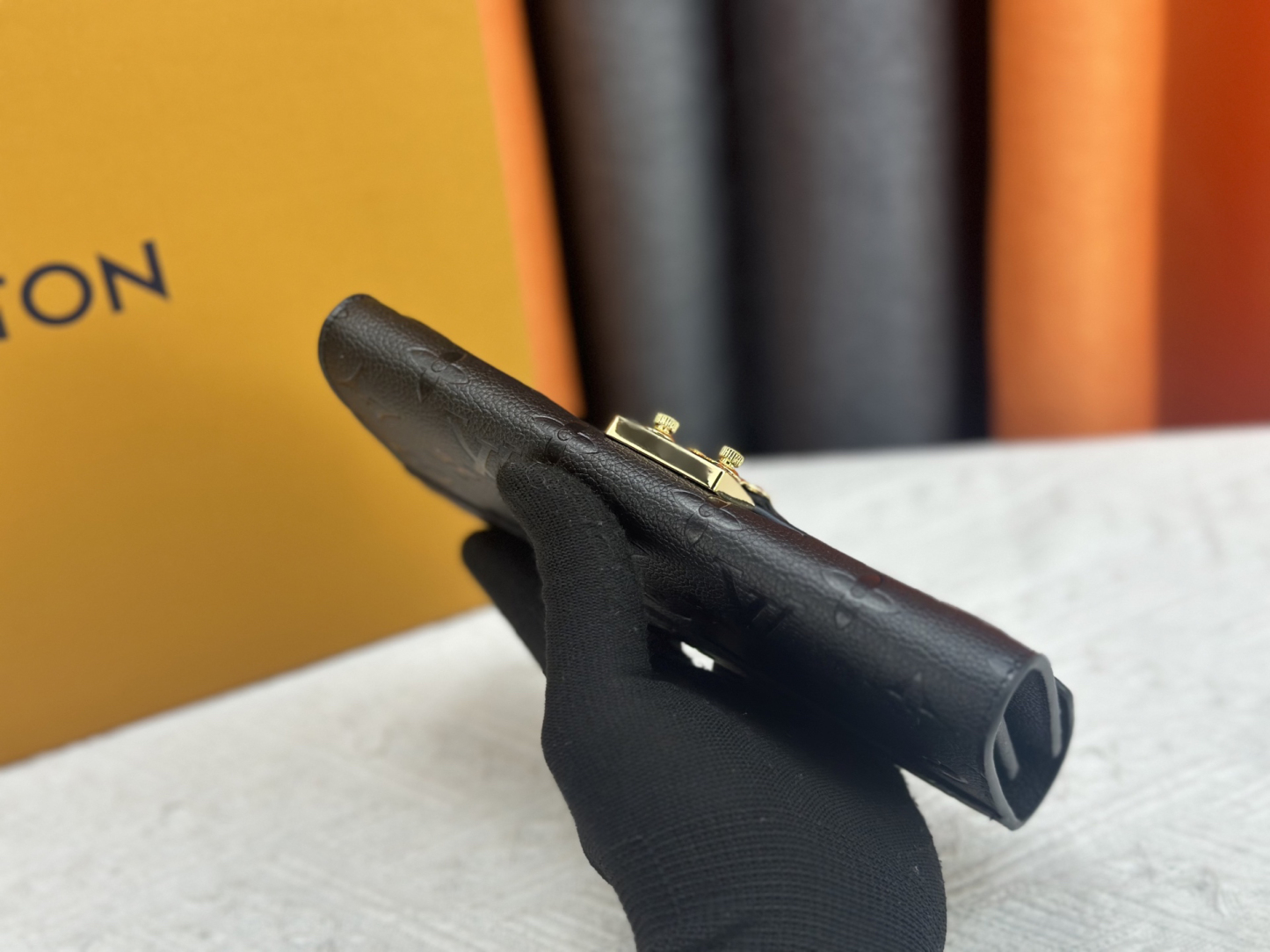 ルイ・ヴィトン「Louis Vuitton」レザーポケットウォレット