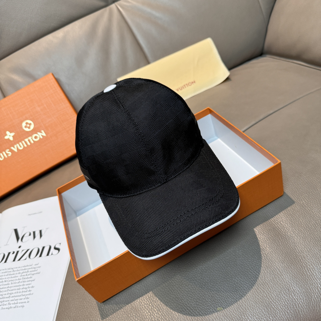 ルイ・ヴィトン「Louis Vuitton」 の新作野球帽