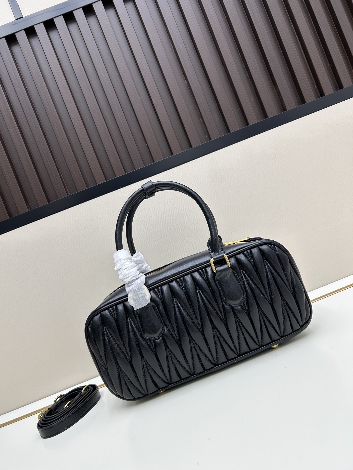 ミュウミュウ「MIUMIU」レディースファッションハンドバッグとショルダーバッグ