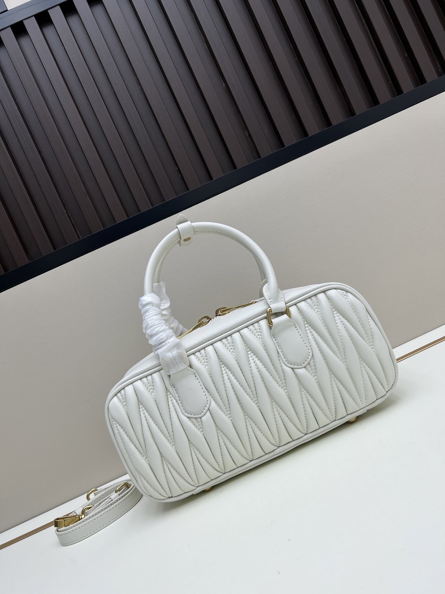 ミュウミュウ「MIUMIU」レディースファッションハンドバッグとショルダーバッグ