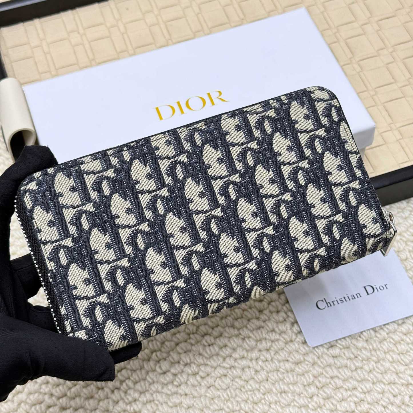 ディオール「Dior」 クラシックな高級品さいふ