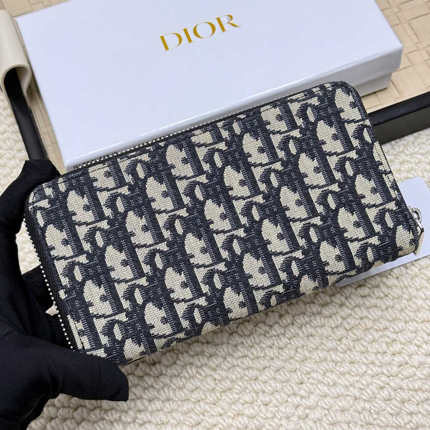 ディオール「Dior」 クラシックな高級品さいふ
