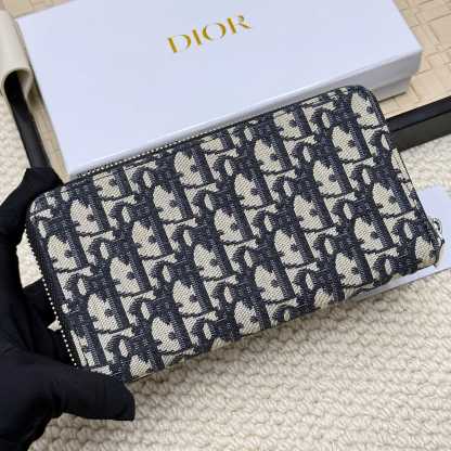 ディオール「Dior」 クラシックな高級品さいふ
