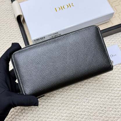 ディオール「Dior」 クラシックな高級品さいふ