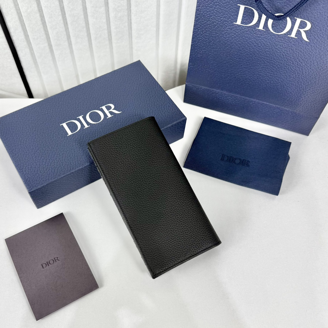 ディオール「Dior」 クラシックな高級品さいふ