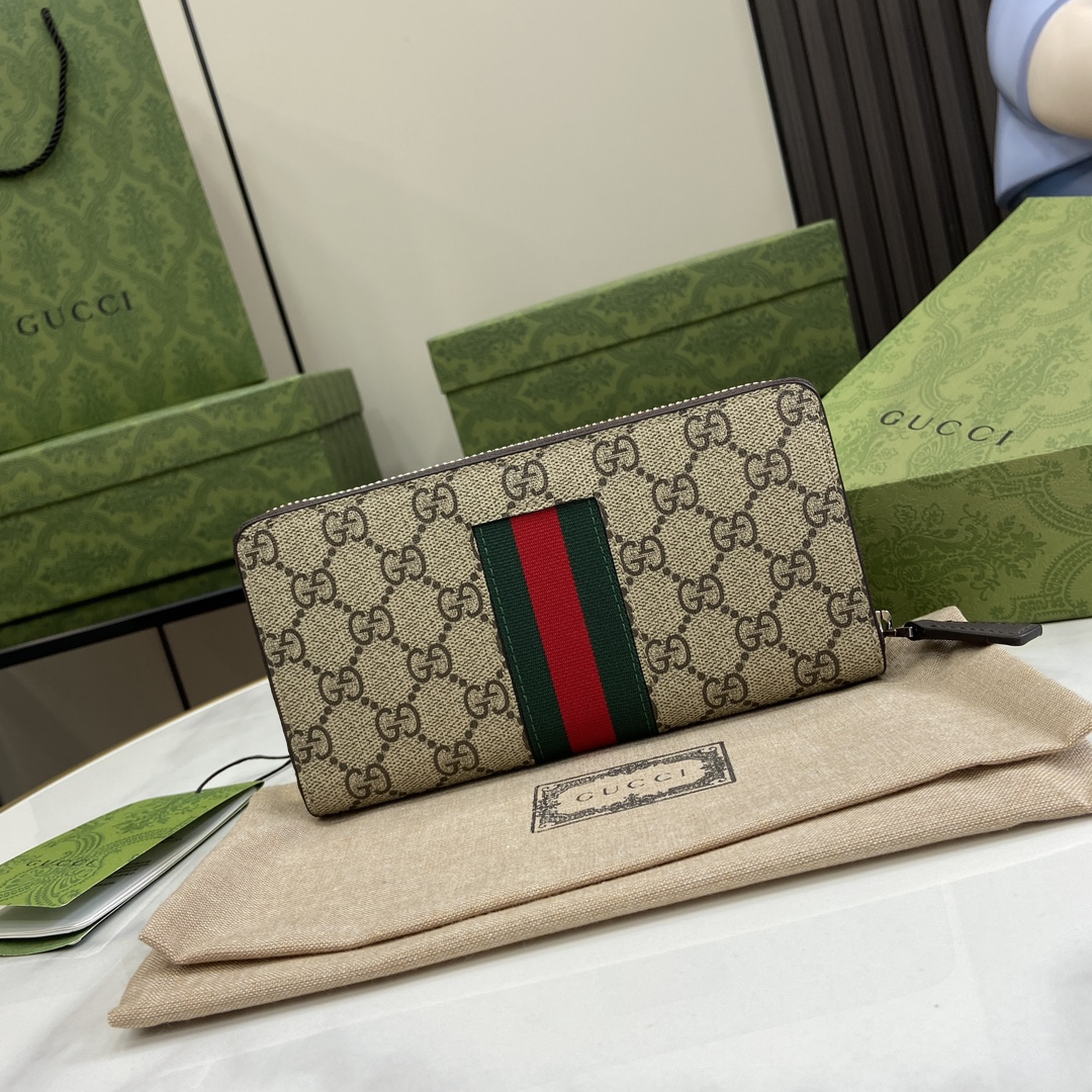 グッチ「Gucci」 クラシックなモノグラムウォレット