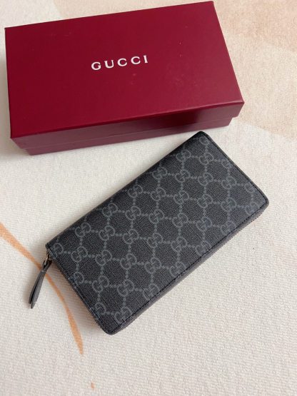 グッチ「Gucci」 クラシックなモノグラムウォレット
