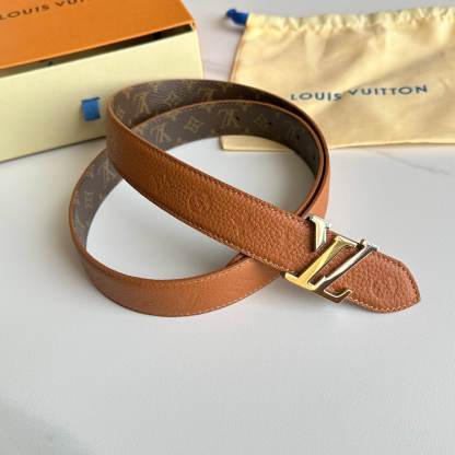 Louis Vuitton ルイヴィトンの新作女性用ベルト（リバーシブル）