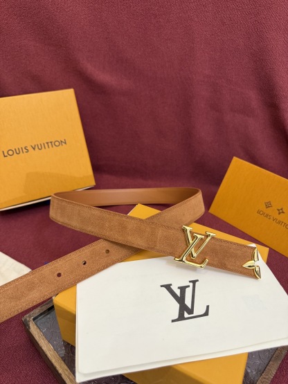 Louis Vuitton ルイヴィトンの新作女性用ベルト（リバーシブル）