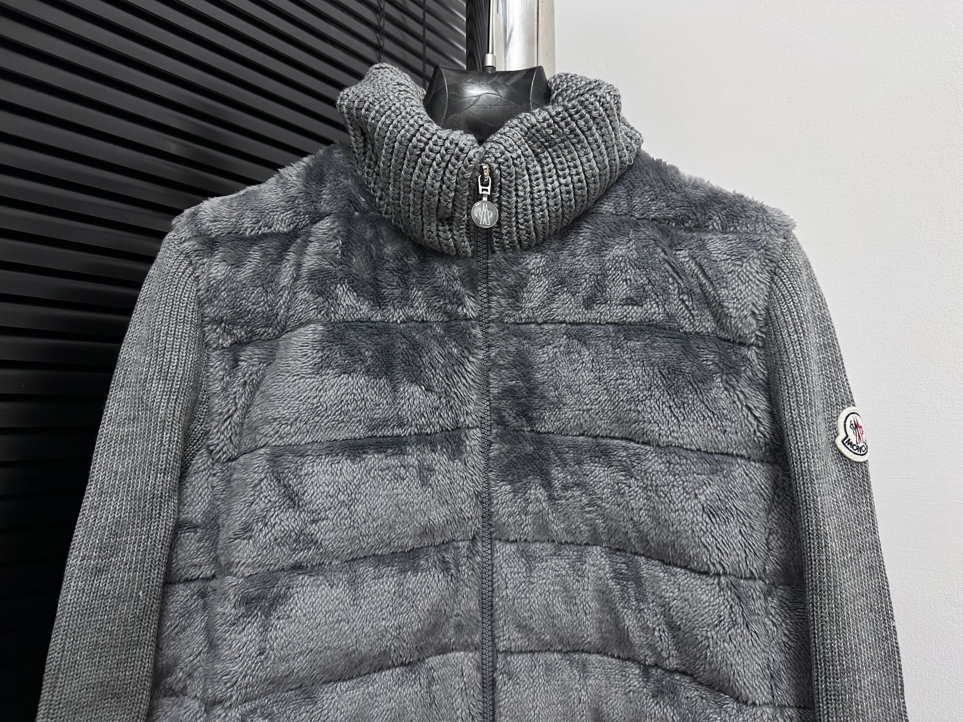 モンクレール シーズン別 ロングダウンコート