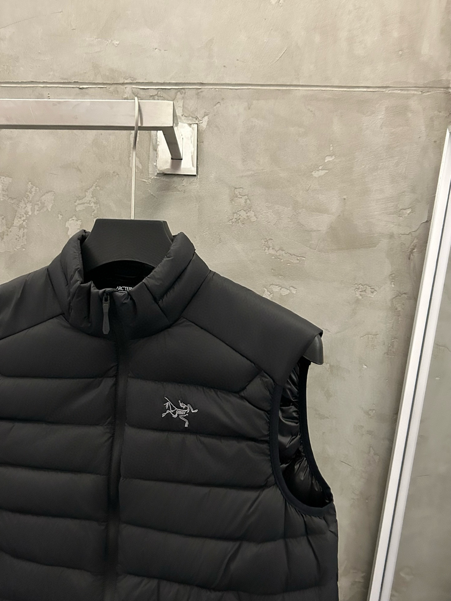 始祖鳥冬専門軽量保温カルビベスト