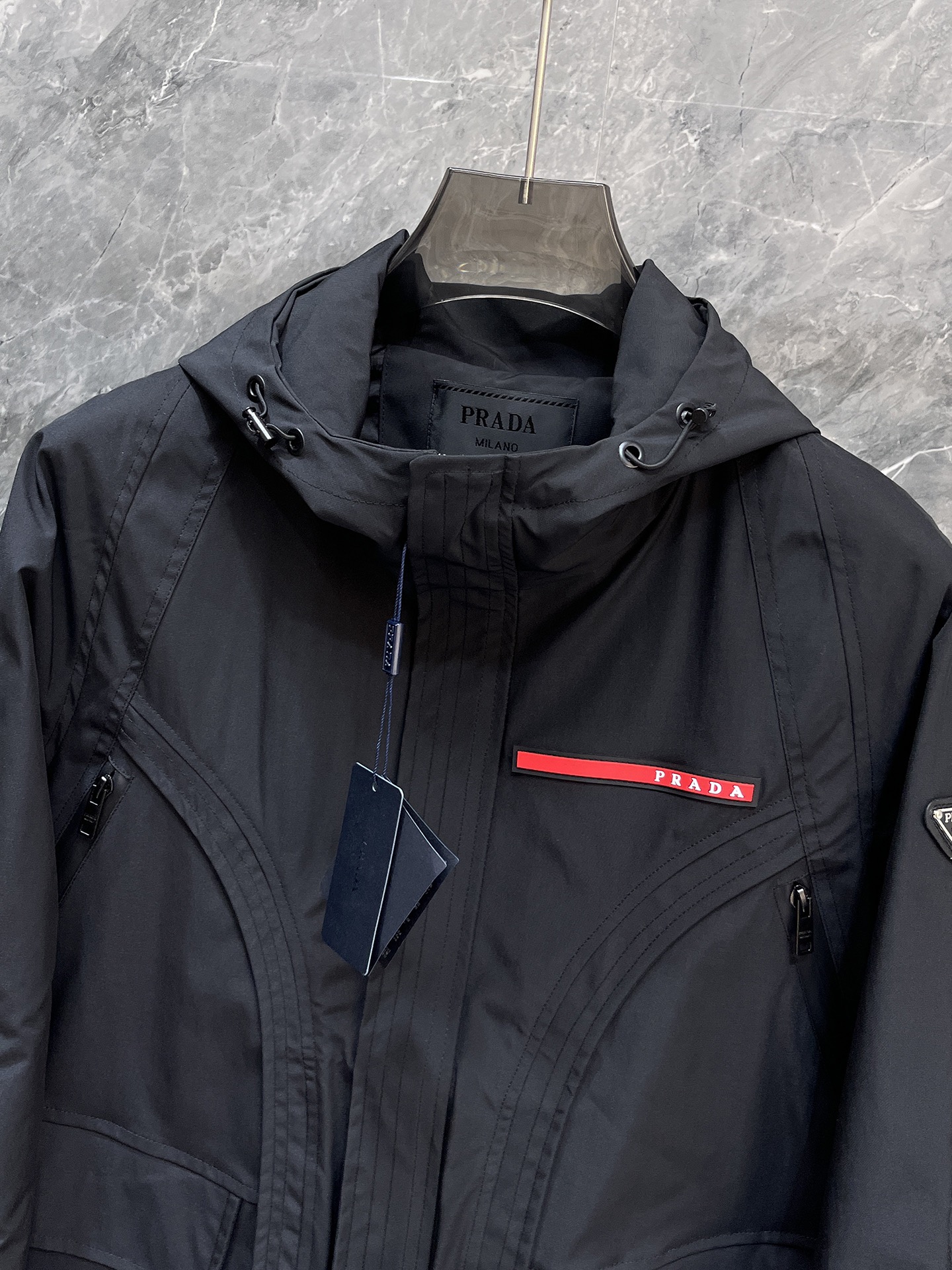 プラダ冬のおしゃれメンズジャケット
