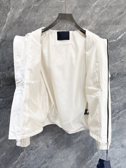 プラダ冬のおしゃれメンズジャケット