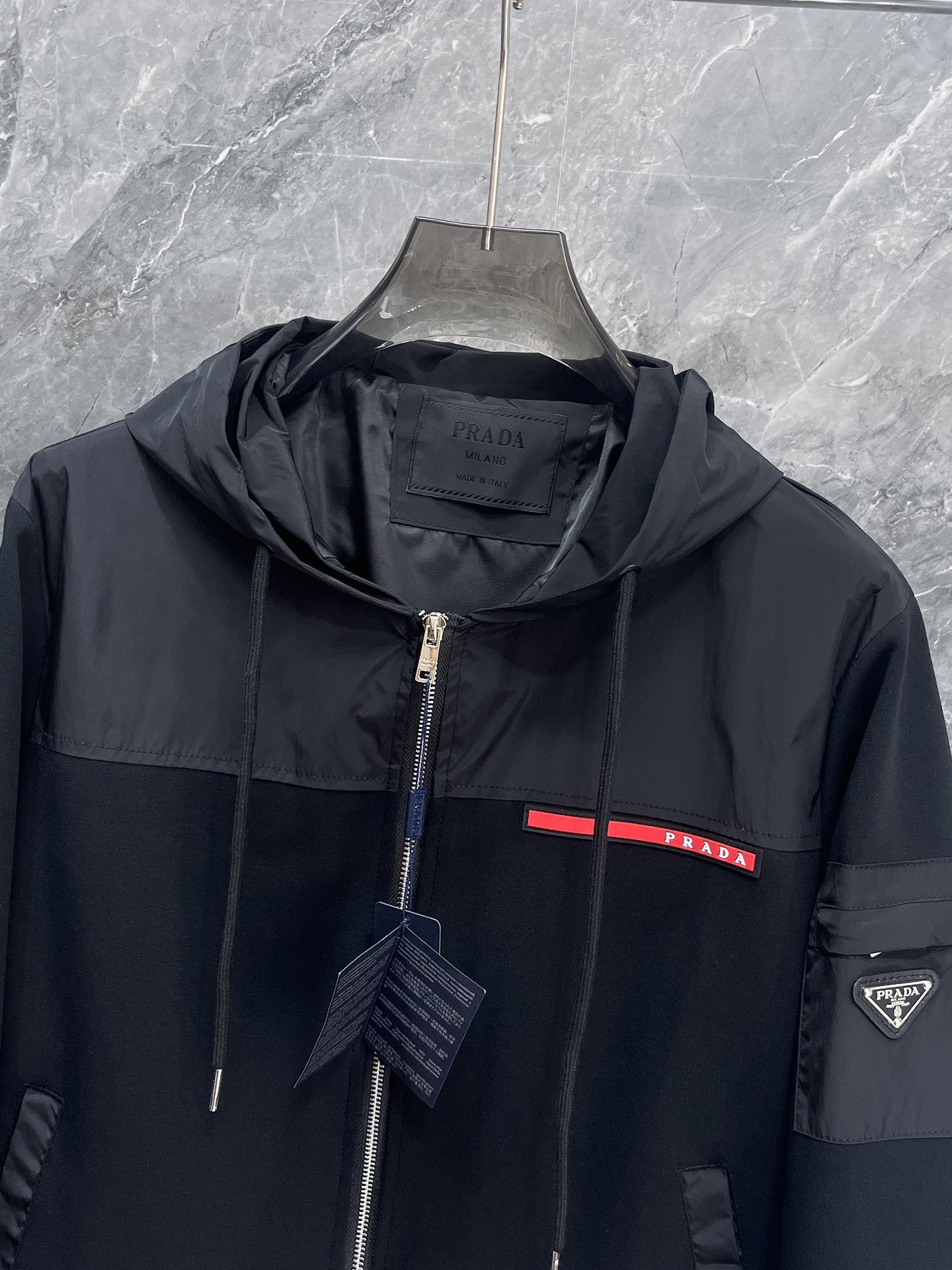 プラダ冬のおしゃれメンズジャケット