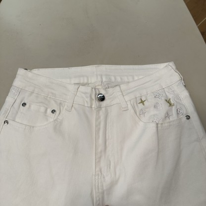 [ Louis Vuitton ] ルイ・ヴィトン スタイリッシュなジーンズ