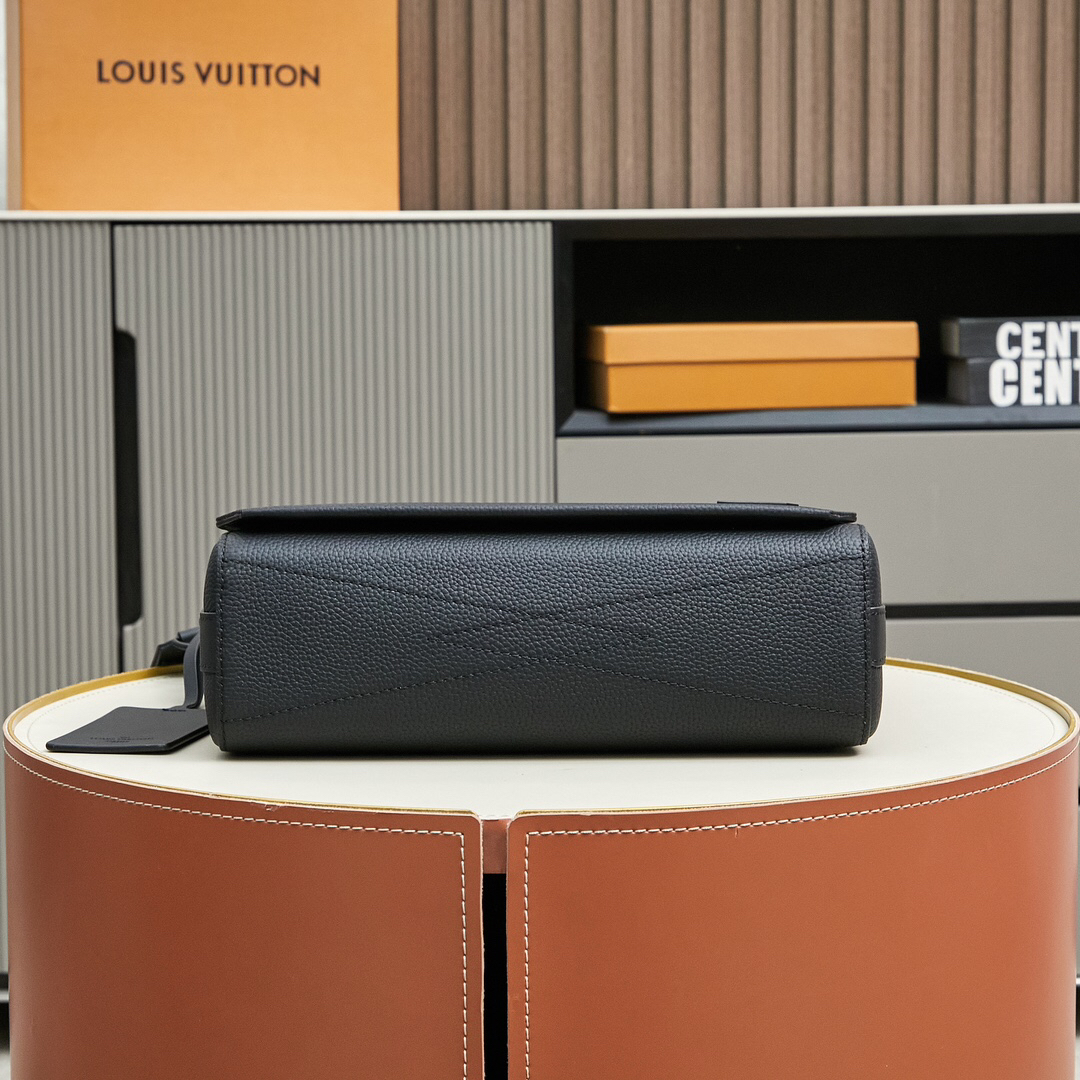 Louis Vuitton  ルイ・ヴィトン シーズナル ワンショルダーバッグ