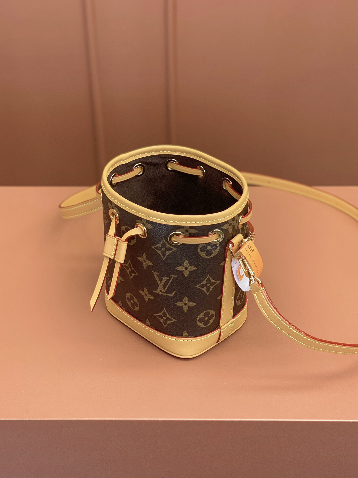 Louis Vuitton  ルイ・ヴィトン シーズナル ワンショルダーバッグ 
