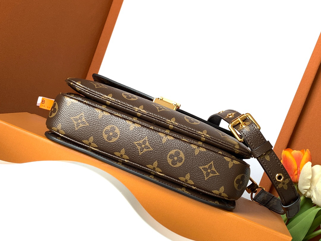 Louis Vuitton  ルイ・ヴィトン シーズナル ワンショルダーバッグ 