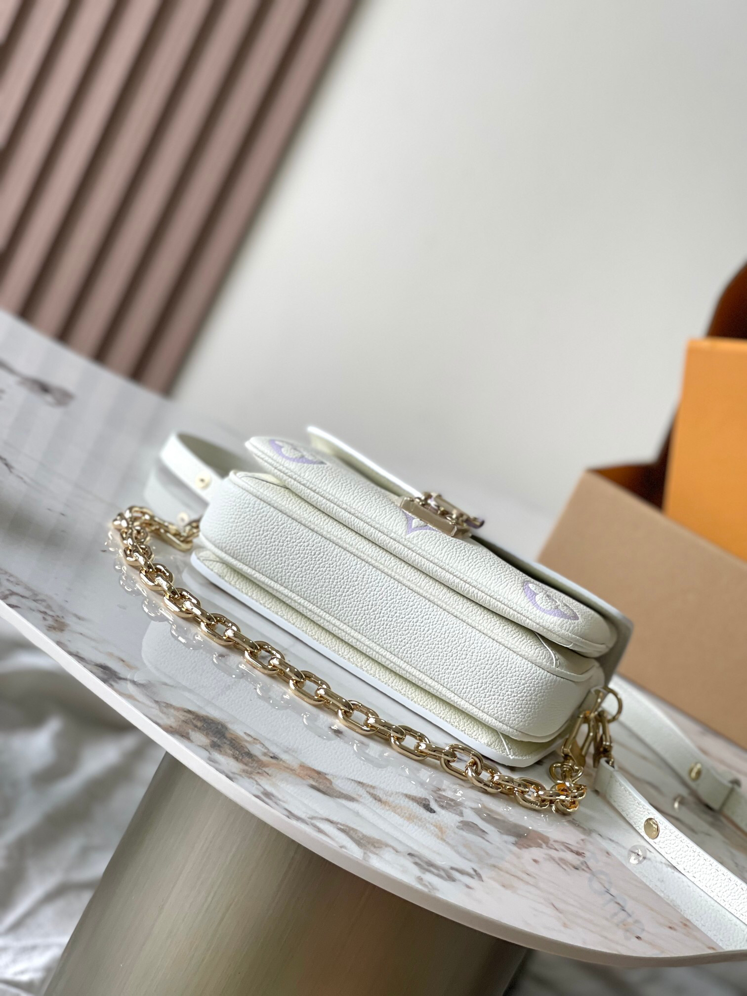 Louis Vuitton  ルイ・ヴィトン シーズナル ワンショルダーバッグ 